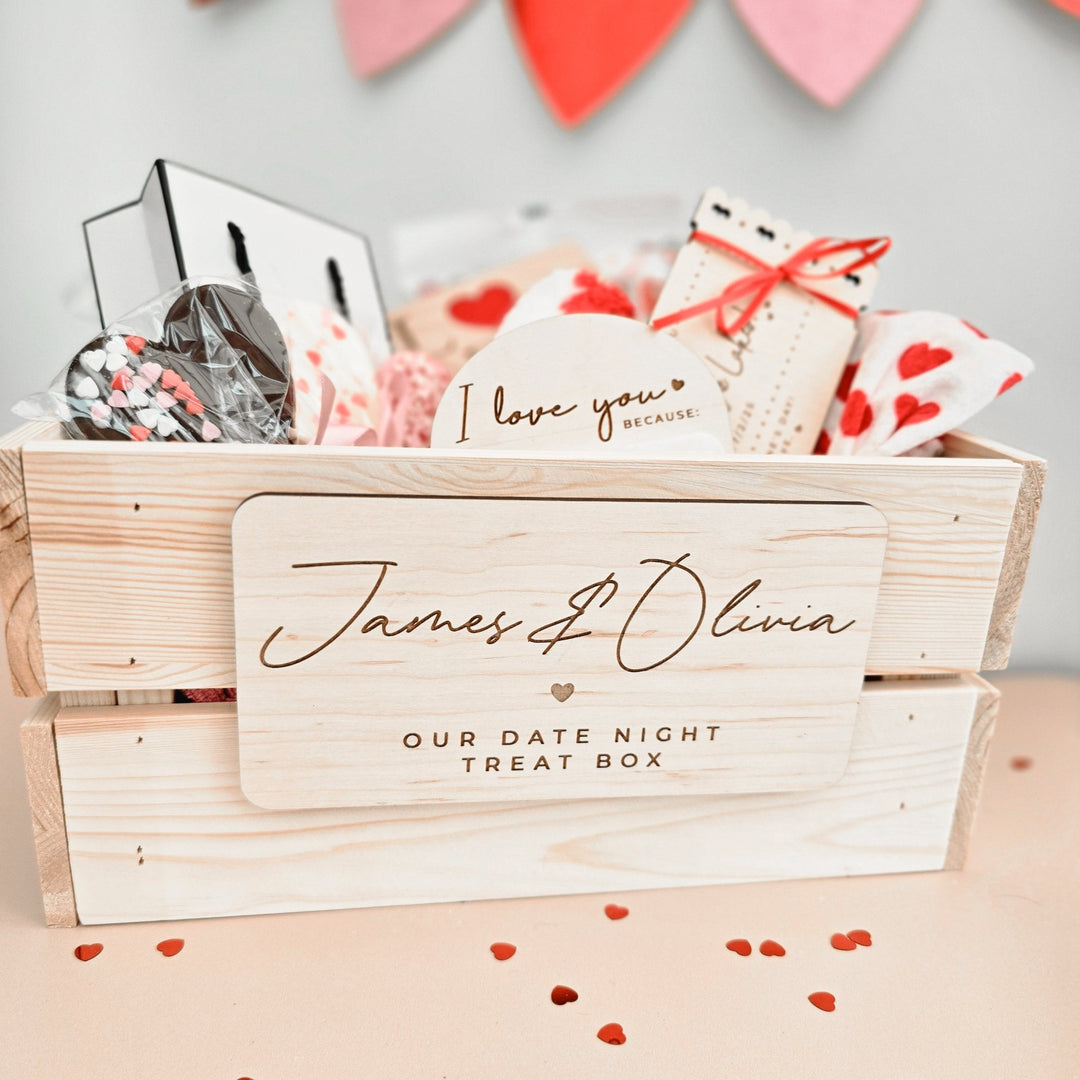 Personalised Date Night Crate and Plaque - TilleyTree