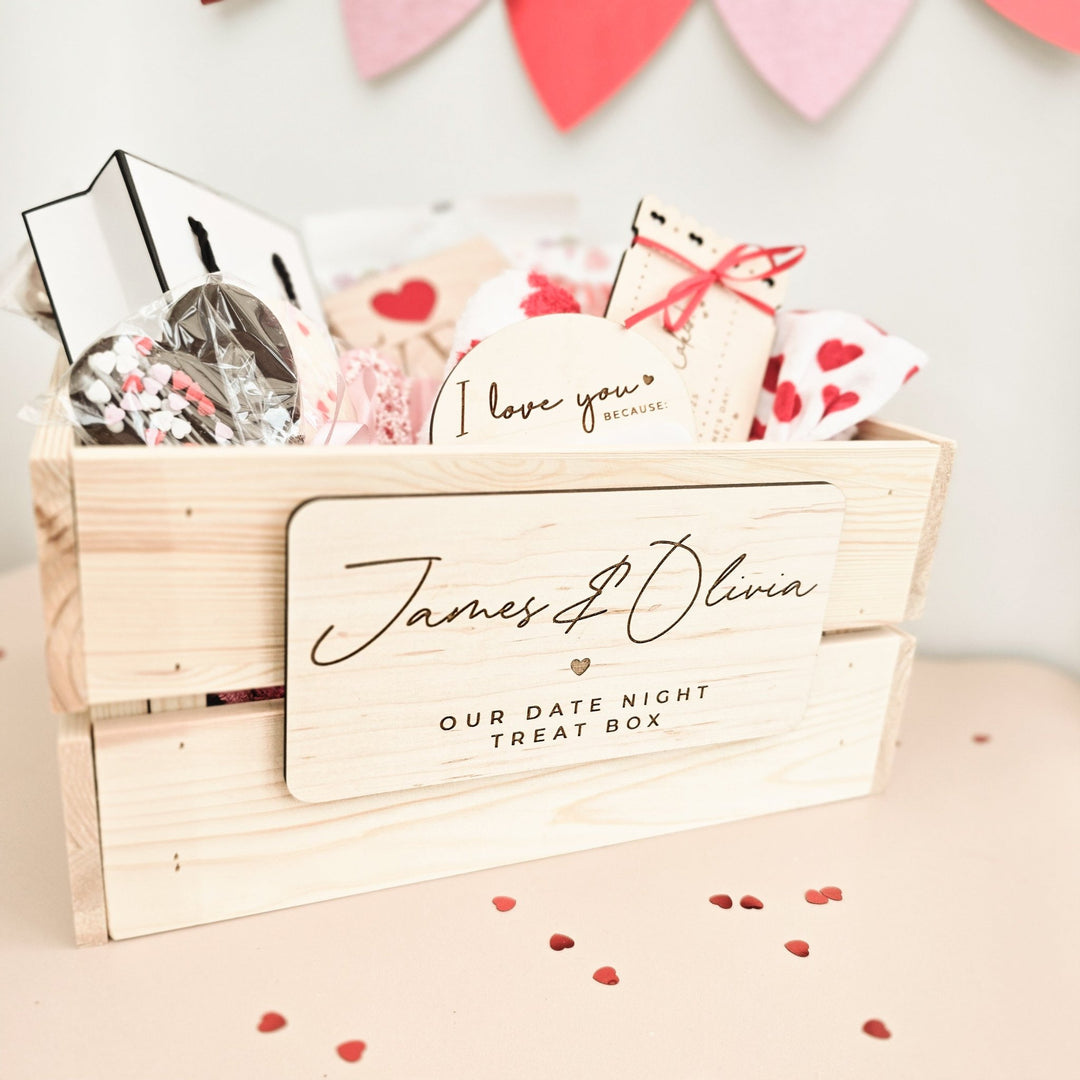 Personalised Date Night Crate and Plaque - TilleyTree