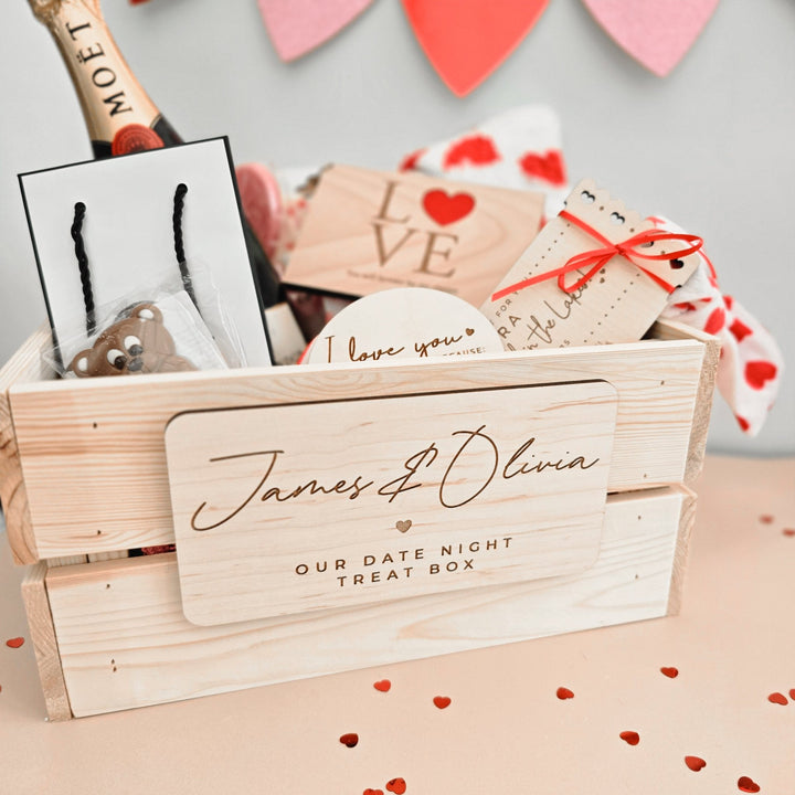 Personalised Date Night Crate and Plaque - TilleyTree