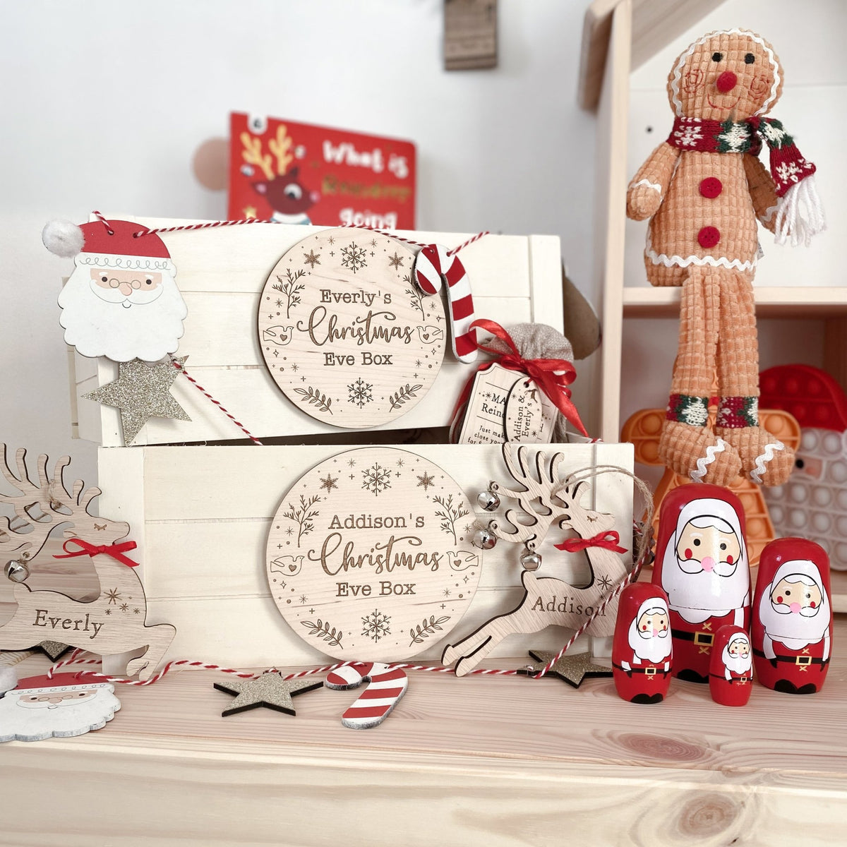 Round Illustrated Christmas Eve Box / Crate Sign - TilleyTree