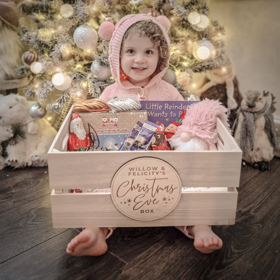 Round Simple Christmas Eve Box / Crate Sign - TilleyTree