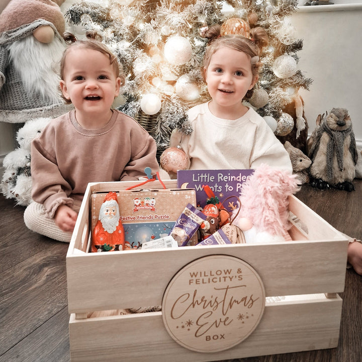 Round Simple Christmas Eve Box / Crate Sign - TilleyTree