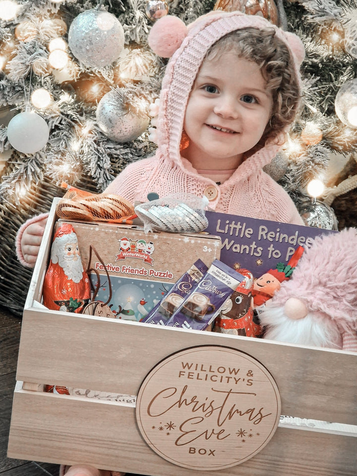 Round Simple Christmas Eve Box / Crate Sign - TilleyTree